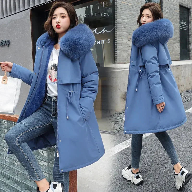 Manteau mi-long, fourrure intérieur et contour de capuche
