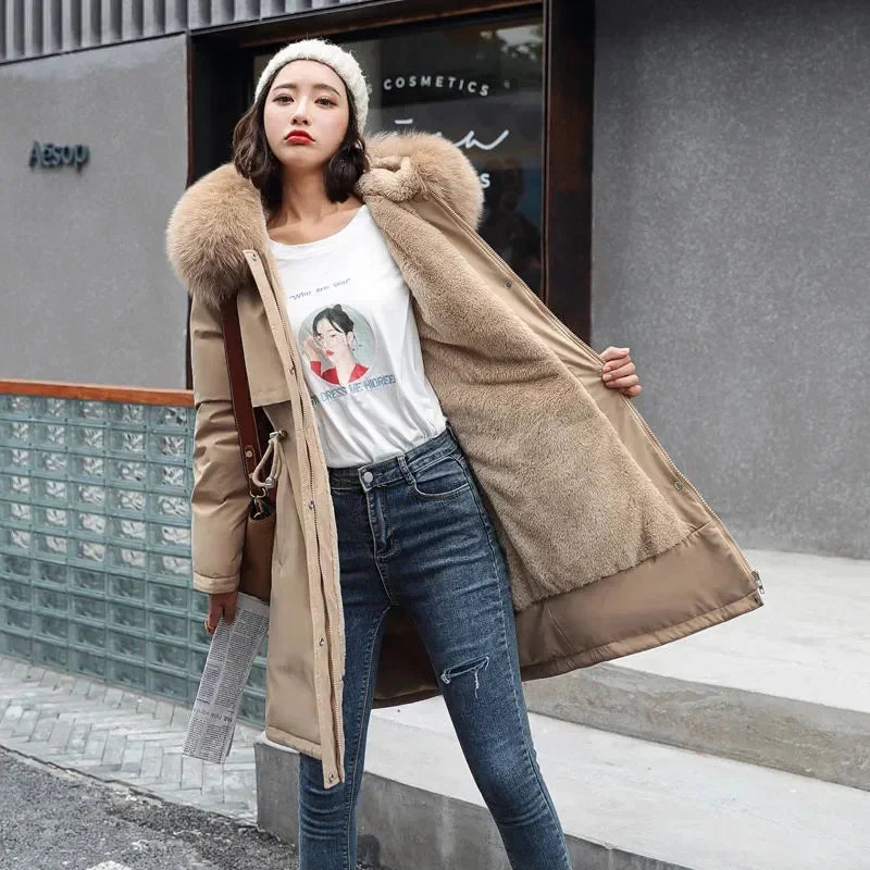 Manteau mi-long, fourrure intérieur et contour de capuche