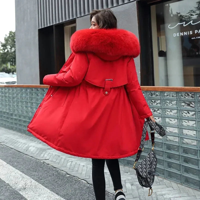 Manteau mi-long, fourrure intérieur et contour de capuche