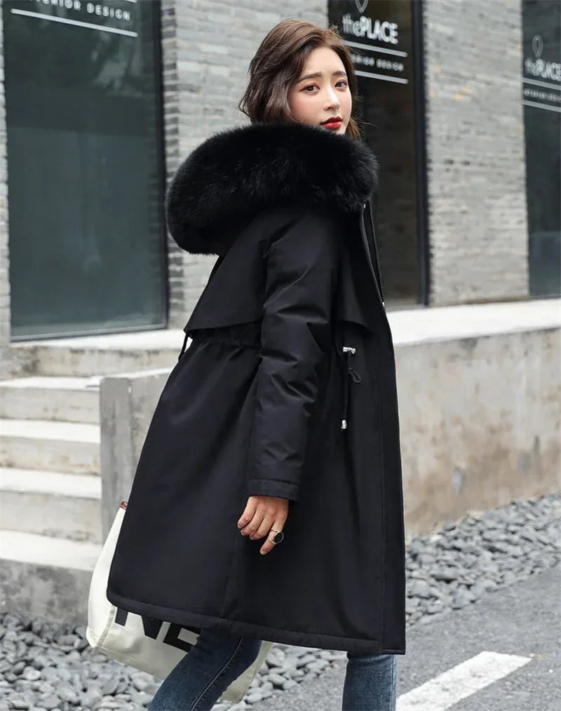 Manteau mi-long, fourrure intérieur et contour de capuche