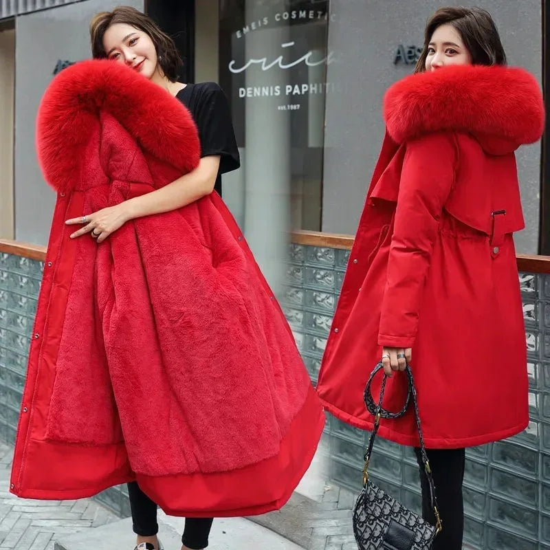 Manteau mi-long, fourrure intérieur et contour de capuche