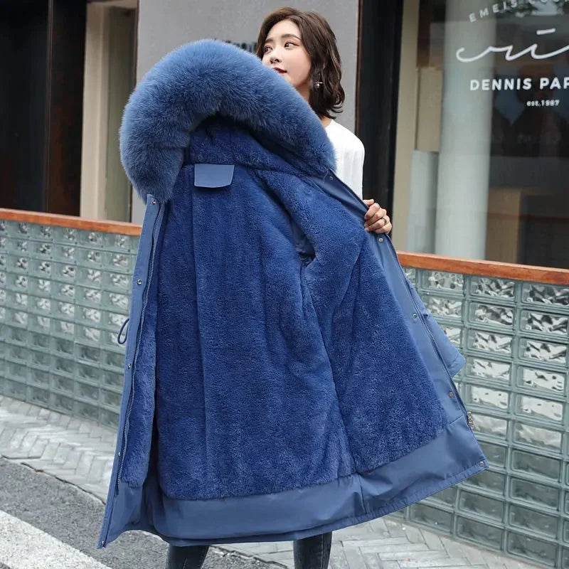 Manteau mi-long, fourrure intérieur et contour de capuche