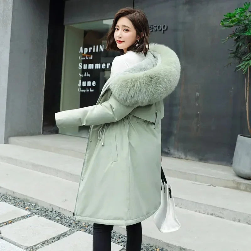 Manteau mi-long, fourrure intérieur et contour de capuche